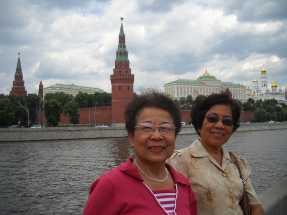 Lina Briones and Susie Carpena in Moscow, Russia (in the background is the Red Square)